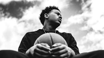 AP-1VF57T9891W11-featureMedia