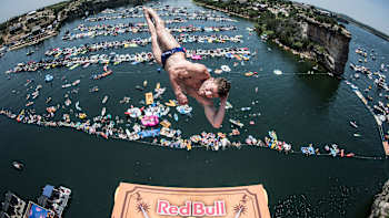 AP-1VR6YYJB92111-featureMedia