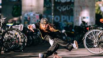 AP-1X14V72ZD2111-featureMedia