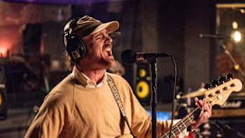 Wilderado perform Siren.