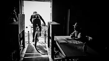 AP-1W2AE2TGD1W11-featureMedia