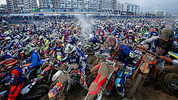 AP-1X2R12Y412111-featureMedia