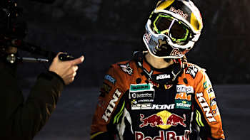 AP-1XV4YDP1S1W11-featureMedia