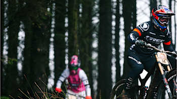 AP-1XV38UQ8H2111-featureMedia