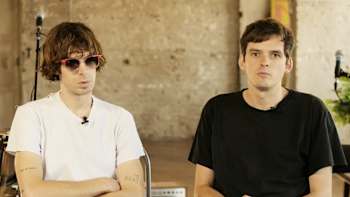 AP-1XUU98EU92111-featureMedia