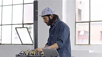 AP-1XUU99HPN2111-featureMedia