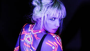 AP-1XUU98B7S2111-featureMedia