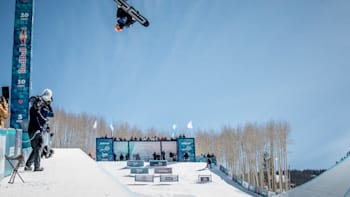 AP-1Y4W3EA212111-featureMedia