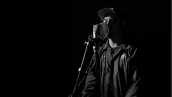 AP-1Y8YRKN352111-featureMedia