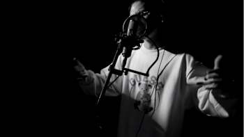 AP-1Y8YRKFP92111-featureMedia