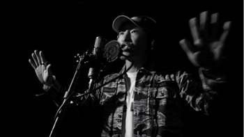 AP-1Y8YRKNQW2111-featureMedia