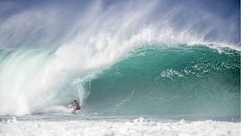 AP-1Y37U5VVW2111-featureMedia