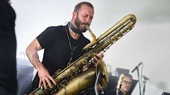 AP-1YG8WHS892111-featureMedia