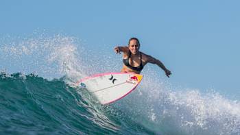 AP-1YPH93NGW1W11-featureMedia