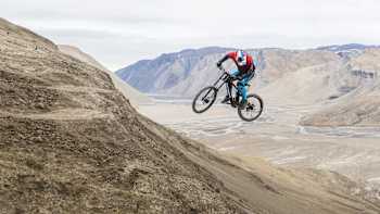 AP-1YSRMKHKW2111-featureMedia