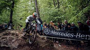 AP-1YJBUR3E12111-featureMedia