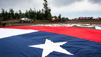 AP-1Z982TKE91W11-featureMedia