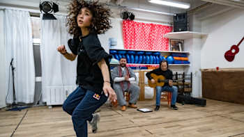 AP-1YYTN8VK12511-featureMedia