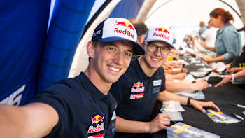 AP-1Z4Z6YJUW2511-featureMedia