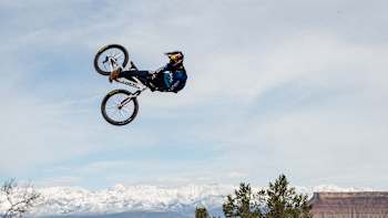 AP-2148KK1652111-featureMedia