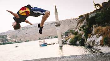 AP-216R4QP5H1W11-featureMedia