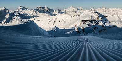 Mit gleich 7 steilen Pisten lockt die Silvretta