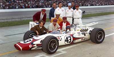 Jack Stewart correu duas vezes as 500 Milhas