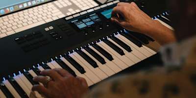The Komplete Kontrol controller boasts tactile controls