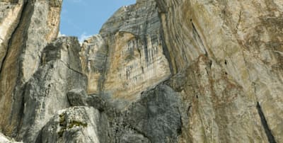 Kletterwand von unten