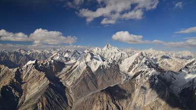 Cumulusy nad Karakorum