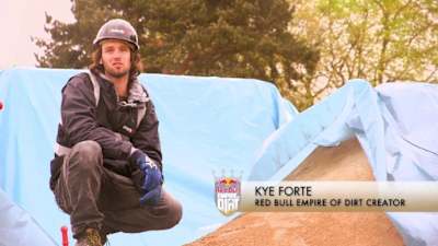 Foto de Kye Forte con casco, en el Empire of Dirt