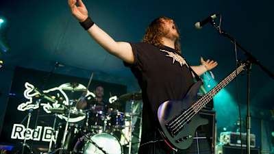 Semperfi tocando el escenario de Red Bull Studios Live en el Download 2013.