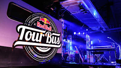 Behind the Scenes: Der Bau des Red Bull Tour Bus