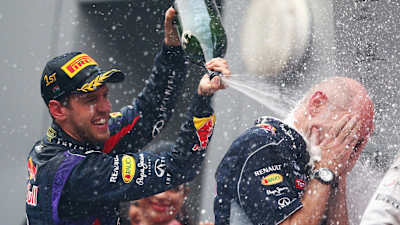 Vettel und Newey auf dem Podium in Indien