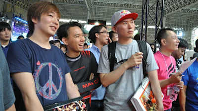 Tokido shares a laugh with Bonchan and Itazan