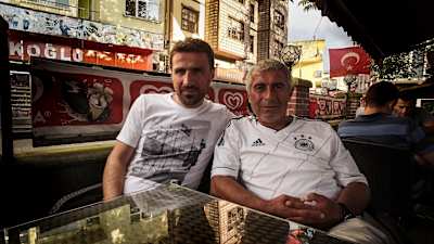 Çolak, kendisini yetiştiren hocasıyla