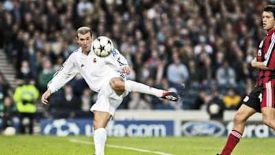 Zidane im CL Finale 2002 gegen Bayer Leverkusen
