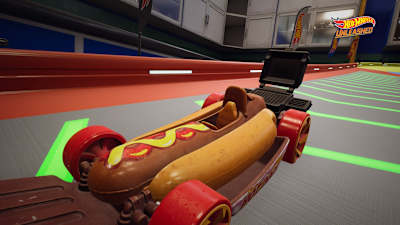 Screenshot aus Hot Wheels Unleashed zeigt das verrückte Hot Dog Auto.