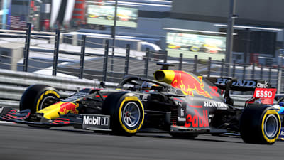 Screenshot aus F1 2021 zeigt den Red Bull von Formel-1-Weltmeister Max Verstappen. Wir stellen euch 10 Rennspiel-Highlights vor, die 2022 erschenen.