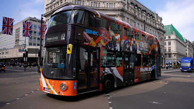 全球巴士宣傳巡遊 