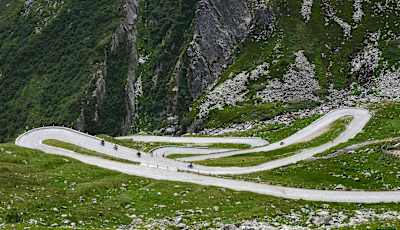Scoprire il mondo in moto sulla Route Transalpine