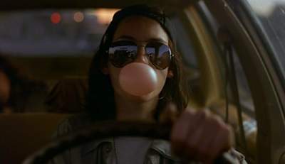 Jim Jarmusch'un popüler filmlerinden Night On Earth'te Winona Ryder da rol alıyordu