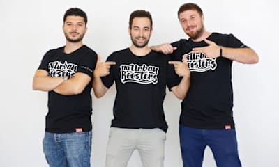 Urban Roosters. Con H de Hermandad.  01