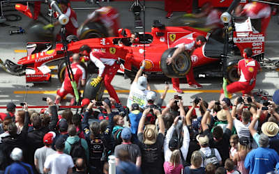 Red Bull Ring, i meccanici della Ferrari ai box