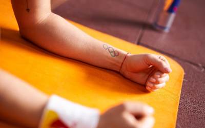 Як ставити собі цілі та досягати мети? У проекті #піднятипланку професійні спортсмени розкривають секрети ефективних тренувань.