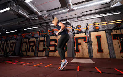 Як ставити собі цілі та досягати мети? У проекті #піднятипланку професійні спортсмени розкривають секрети ефективних тренувань.