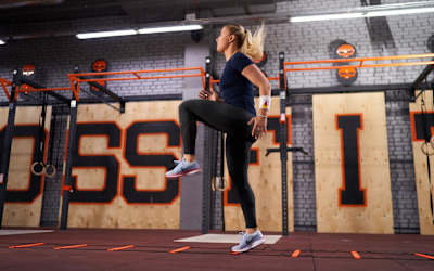 Як ставити собі цілі та досягати мети? У проекті #піднятипланку професійні спортсмени розкривають секрети ефективних тренувань.