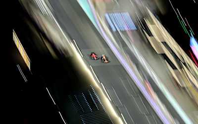 Bolidy na torze F1 widziane z lotu ptaka