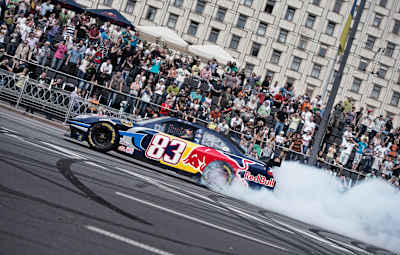 В Киеве выступил не только болид Ф1, но и NASCAR