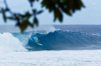 Jordy Lawler surfs Samoan wave